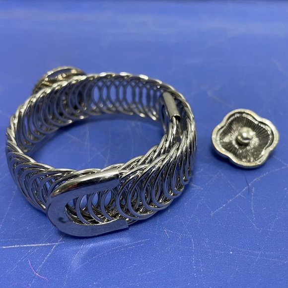 Expandable Easy Wear Snap Button Bracelet - Picture 5 of 7